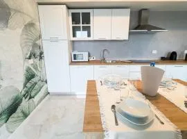 Seafront Modern Farmont Acquamarine Suite