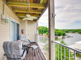 Cozy Lake Ozark Condo Rental with Grill, Pool Access, Hotel in Stausee Lake of the Ozarks