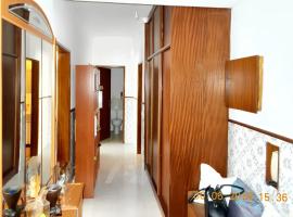 3 bedrooms apartement with city view and wifi at Amora 8 km away from the beach, apartemen di Amora