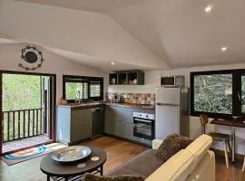 Treetops Lodge, private parking & garden