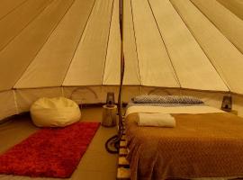 Nature Retreat - Laurel Forest, glamping site in Seixal