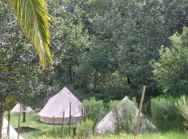 Nature Retreat - Laurel Forest, khu glamping ở Seixal