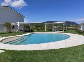 Le Nereidi Green Resort Elisa, guest house di Sirolo