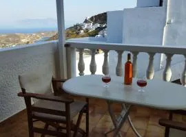ANATOLI ROOMS SERIFOs