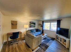 Updated Douglas Apartment, Near Downtown and Skiing, apartament din Juneau