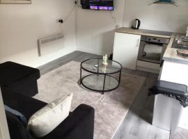 Exclusive Lakeside Apartment, cheap hotel in Grays Thurrock