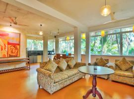 Sovi - Luxury apartments with pool near Mandrem beach north Goa, отель в Мандреме