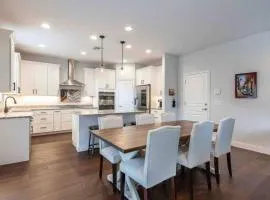 Luxury Home - 1mile to Hyde Park Village