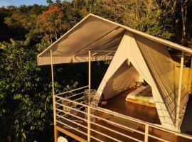 Quimera Glamping, glamping i Pacuar