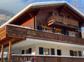 Chalet Castellani Duplex, hotel in Fiesch