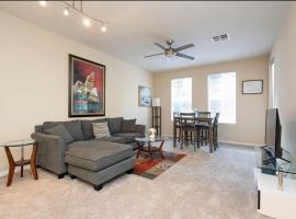 spacious two bedroom 2 bath close to Disney Adventure Park, apartemen di Anaheim