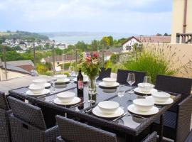Rooftops - Sea Views Near Village and Beach, hotel with jacuzzis in Saundersfoot