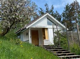 Kveldsro cabin in nice surroundings, cabaña en Kristiansand