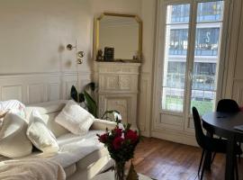 Nice apartement near to Paris, hotel in Neuilly-sur-Seine