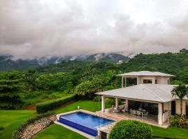 Casa Hacienda Jaguar, feriebolig i Ojochal