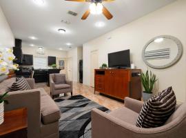 Haven Hideaway-Apartment 4, hotel bajet di Pharr