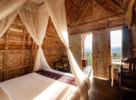 1 Bedroom Wooden Rice Field View & Sharing Pool: Silebeng şehrinde bir otel
