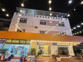 Thành Thư Vân Đồn Hotel - by Bay Luxury, hotel con parking en Quảng Ninh