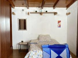 Acogedora y Céntrica Habitación - H. El Casero, appartement in Cajamarca