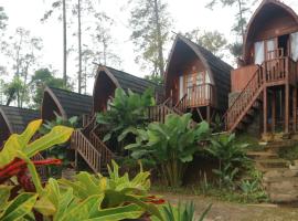 TwoSpaces Living at Welirang Resort, guest house in Claket