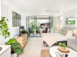 Belle Escpaes Drift Beachfront Resort Suite 3401