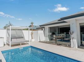 Sundrift: Tranquil Retreat with Spectacular Views, hotel v destinaci Quindalup