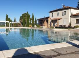 Agriturismo L'impero、サンタ・ルーチェのホテル