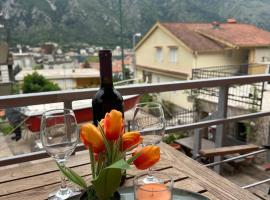 Club Themis Hotel: Kotor'da bir otel