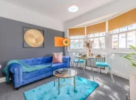 Sea View I Central Brighton Location I Sleep 3 I Next to Brighton Beach