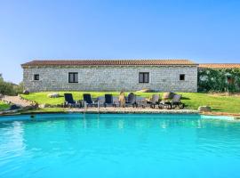 Residence with swmming-pool in Badesi, apartments with private outdoor area, hotel di Badesi
