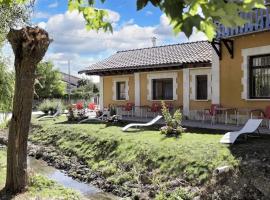 6 bedrooms house with furnished garden and wifi at Cardenuela Riopico, casa de temporada em Cardeñuela-Ríopico