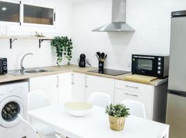 Sol Y Mar Apartments, a 200m de la Playa en el centro Santa Pola, Hotel in Santa Pola