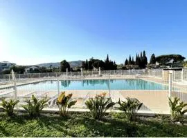 Studio 314 - LES SUITES DE ROBINSON - Résidence avec piscine en bord de Siagne, à Mandelieu-La-Napoule