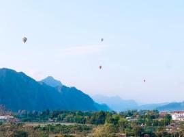 Queens guesthouse, guest house in Vang Vieng