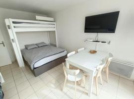 Disney Horizon Parc Studio 5 personnes PK privé gratuit balcon lit bébé, hotel spa en Montévrain
