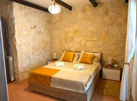 JANNUZZI HOUSE, hotel with parking in Trevignano Romano