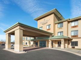 Country Inn & Suites by Radisson, Madison West, WI, hotelli kohteessa Middleton