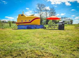 The Yellow Submarine, campingplass i Cheddar