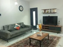 Lovely 2BR in Heart of Downtown.