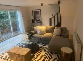 Sleeps7-Parking-Garden-Patio