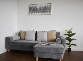 Amazing 2BR in Brentwood, casa vacanze a Brentwood