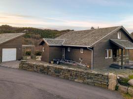 4 Bedroom Amazing Home In Lindesnes, vila 