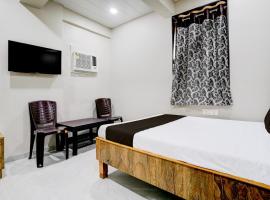 OYO Divine Fine Dine Lodging And Boarding, pet-friendly hotel in Mumbai