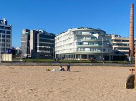 Poniente Beach, hôtel à Gijón près de : Gijón - Sanz Crespo Train Station