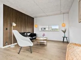 Cozy Home In Føllenslev With Wifi