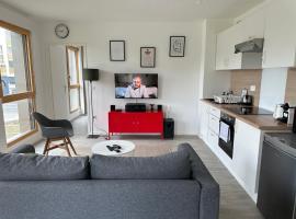 Cosy 2 pièces et parking 30 mns Gare du Nord by immokitbnb, self catering accommodation in Villepinte