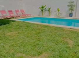 Maison M&M private pool 13 guests, country house in Almeirim