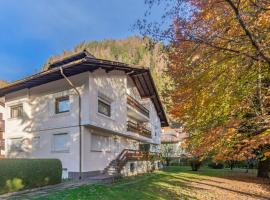CASA PINUCCIA MANSARDA, hotel v destinaci Predazzo