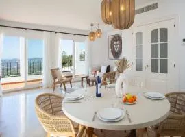 Charming penthouse with sea views in Mijas pueblo