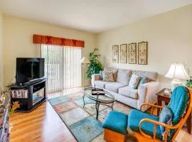 Fort Myers Condo with Community Pool 4 Mi to Beach!